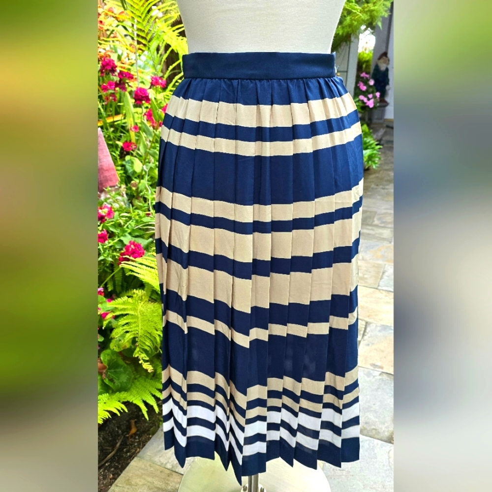 Vintage Liz Claiborne Pleated Skirt Size 8